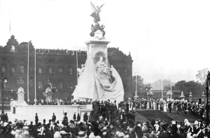 Buckingham Prints: Unveiling of Queen Victorias statue