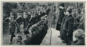 Clare Prints: De Valera saluting - Anglo-Irish Treaty