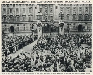 Balcony Prints: VE Day. Outside Buckingham Palace