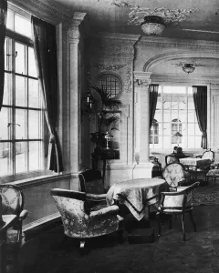 Titanic Prints: View of the luxurious reading room onboard the Titanic