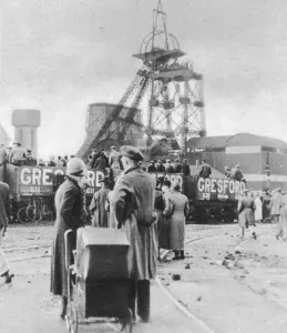 Waiting Prints: Waiting for the news of the Missing, Gresford Colliery