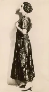 Shortly Prints: Wallis Simpson in 1927