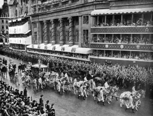 Coaches Prints: Winston Churchill on the Coronation route, 1953