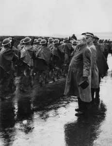 Defence Prints: Winston Churchill in East Scotland, 1940 with troops