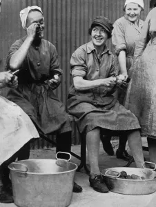 Cookery Prints: Women at Army Cookery School, 1939