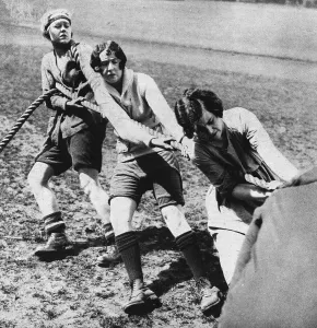 Park Prints: Womens tug of war team training in Battersea Park