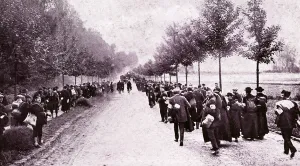 Homes Prints: WW1 - Belgian Refugees on road to Brussels from Tirlemont