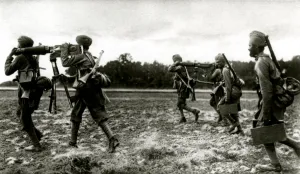 Mounted Prints: WW1 - Indian Machine Gun Crews in France